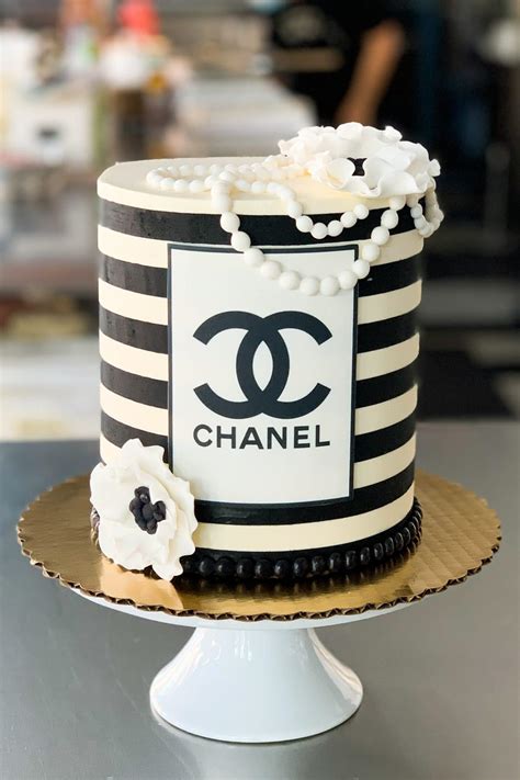 chanel cakes images|chanel themed cake.